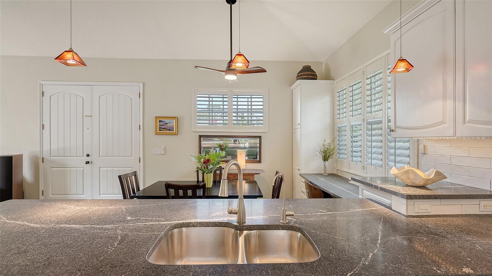 Image 13 of 84 For 640 Osprey Avenue