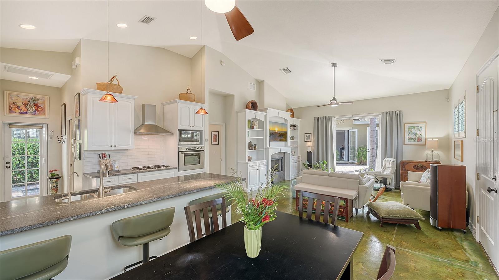 Image 15 of 84 For 640 Osprey Avenue