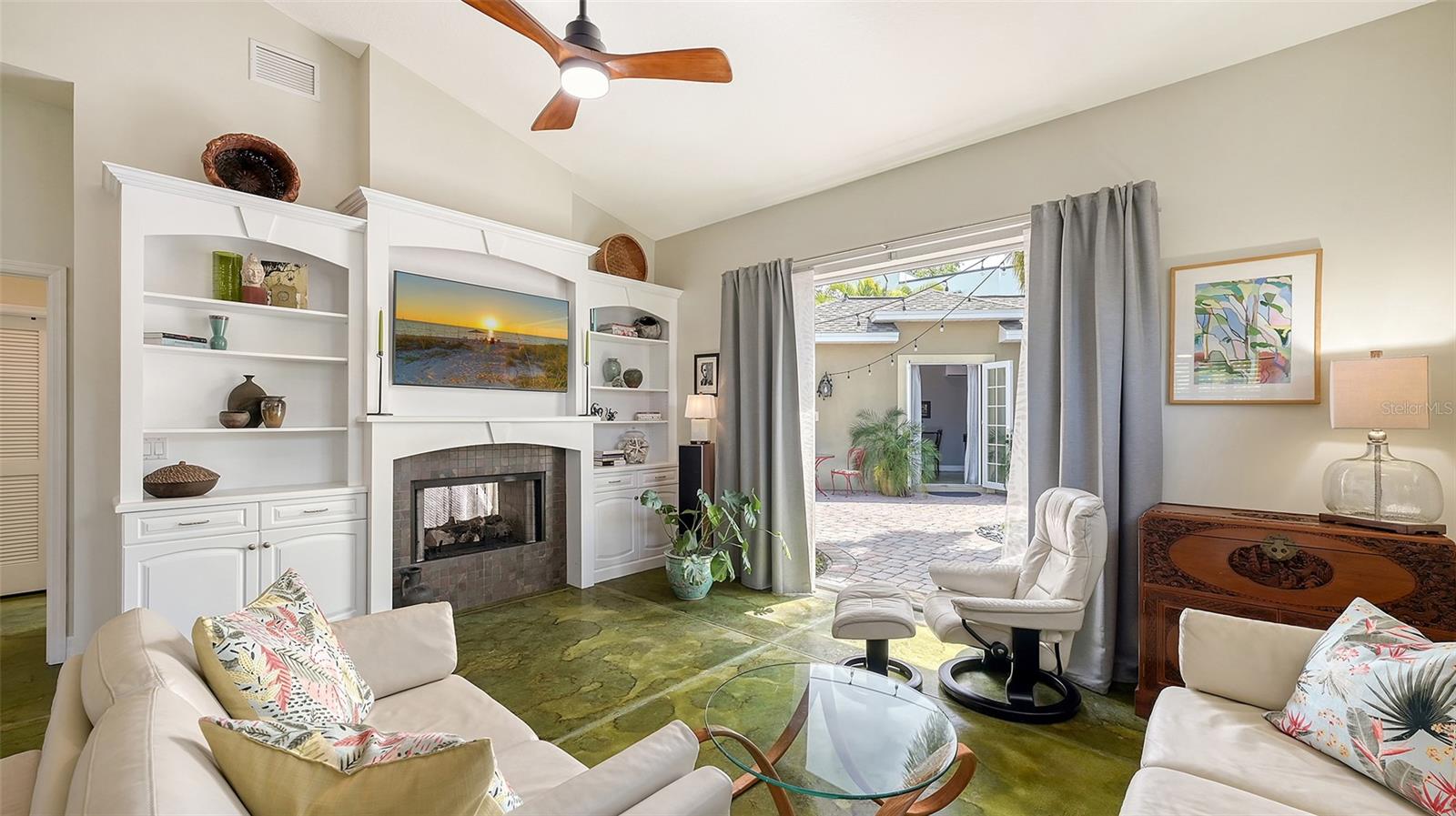 Image 19 of 84 For 640 Osprey Avenue