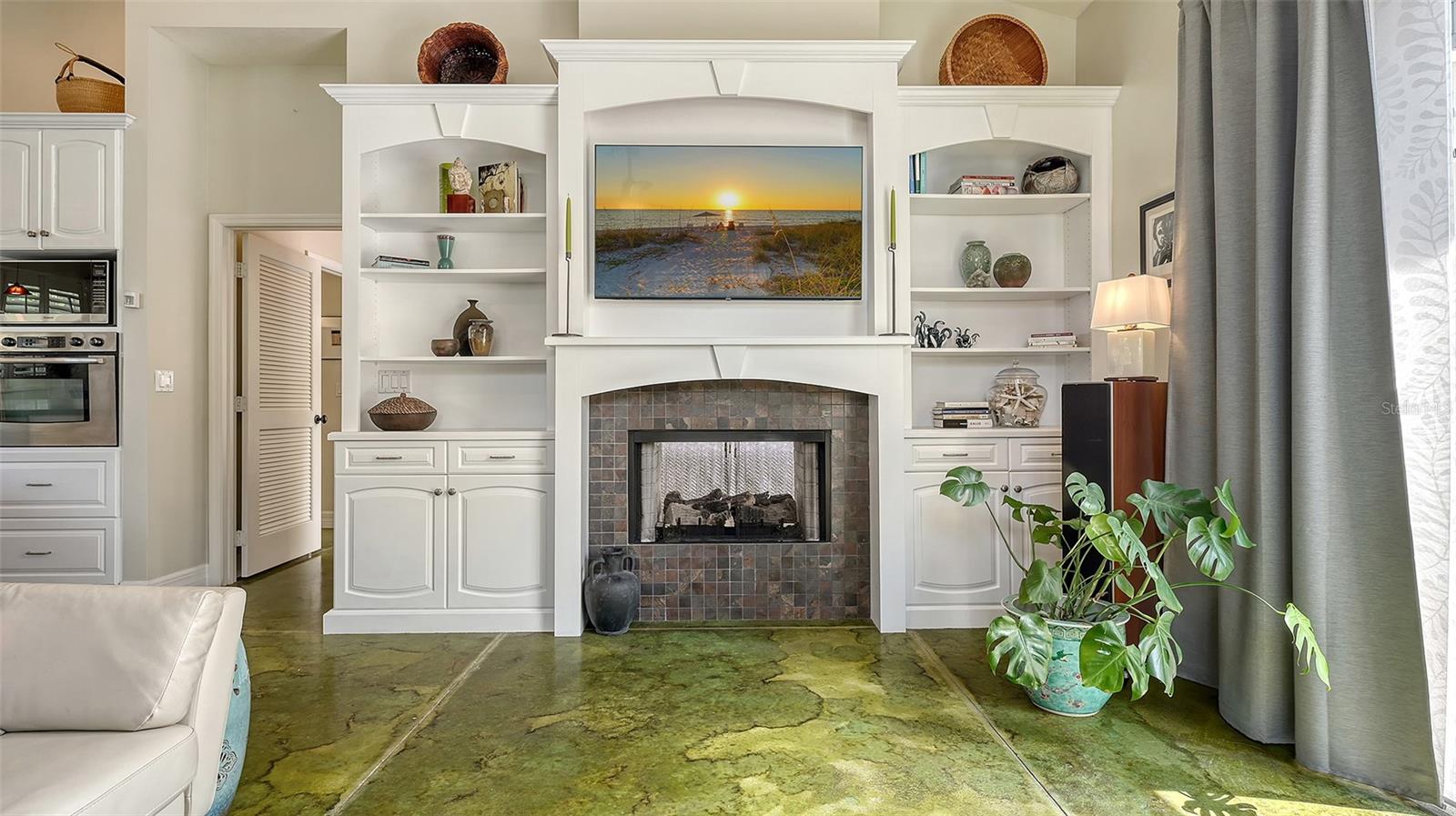 Image 20 of 84 For 640 Osprey Avenue