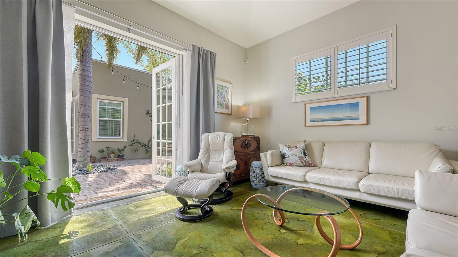 Image 21 of 84 For 640 Osprey Avenue