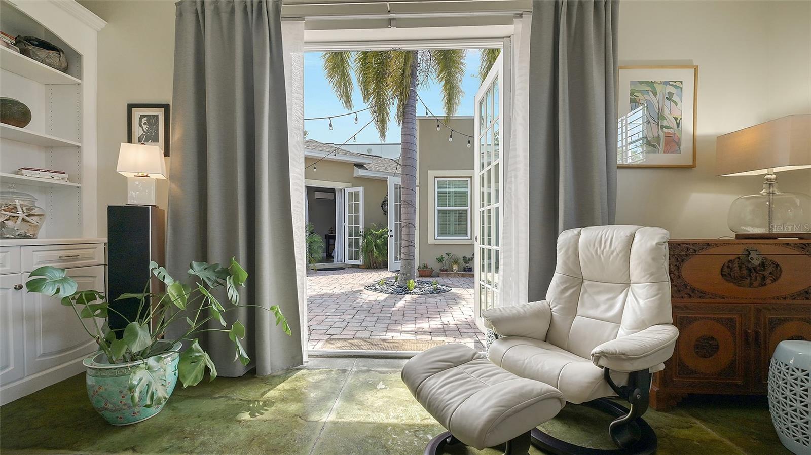 Image 22 of 84 For 640 Osprey Avenue