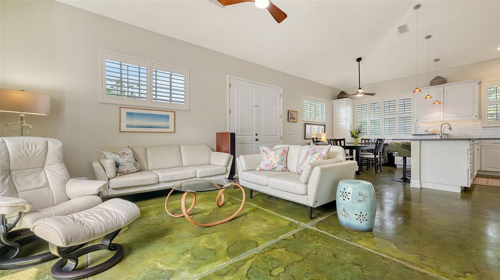 Image 23 of 84 For 640 Osprey Avenue