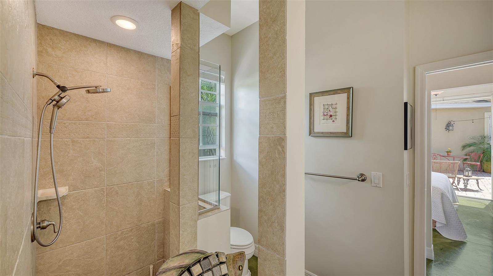 Image 29 of 84 For 640 Osprey Avenue