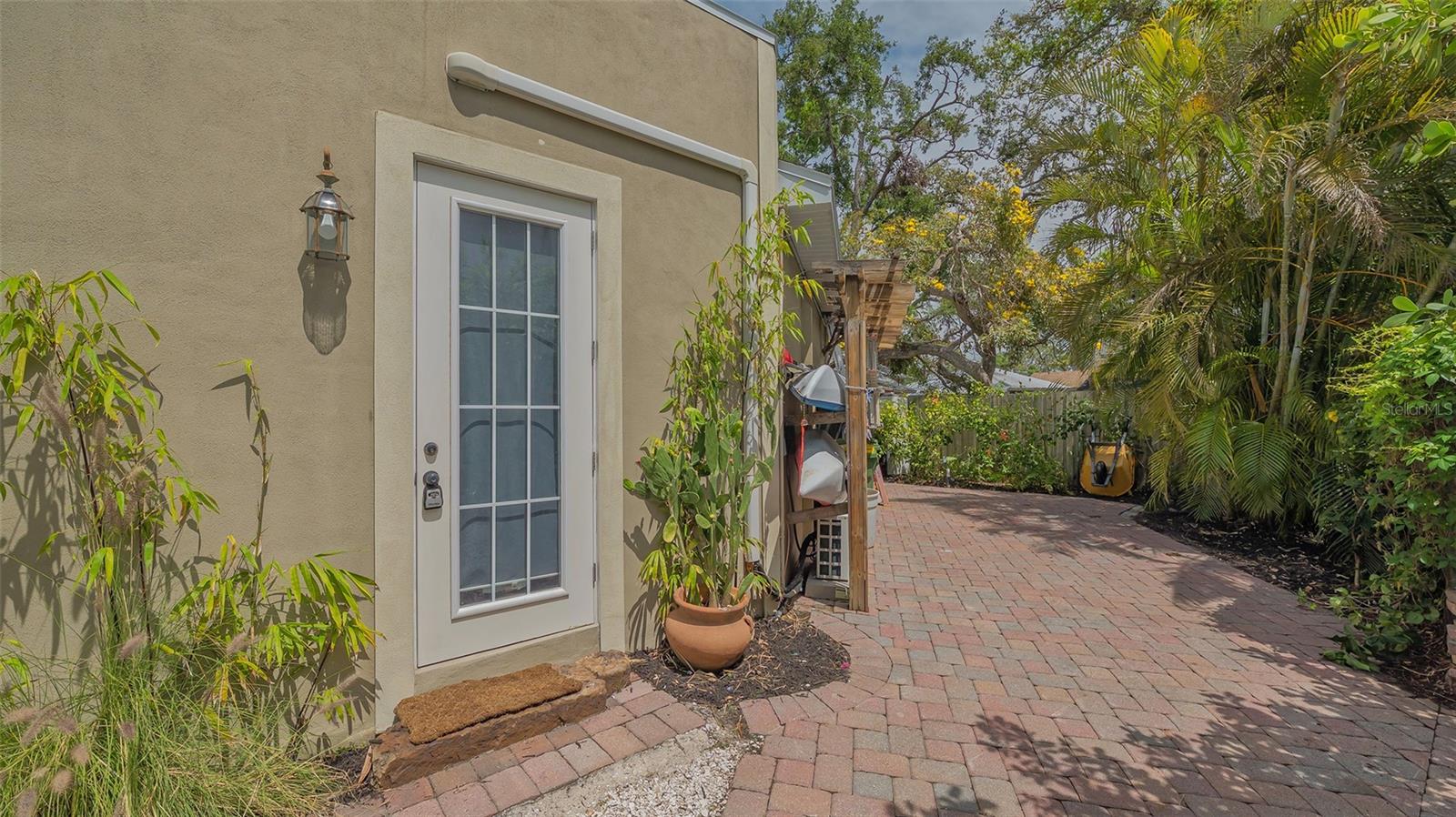 Image 53 of 84 For 640 Osprey Avenue