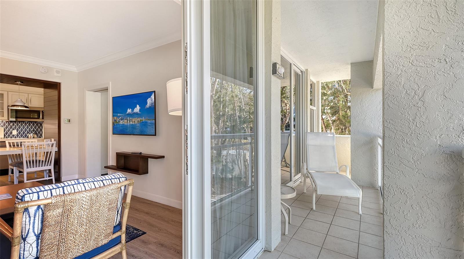 Image 10 of 42 For 250 Sands Point Road 5101