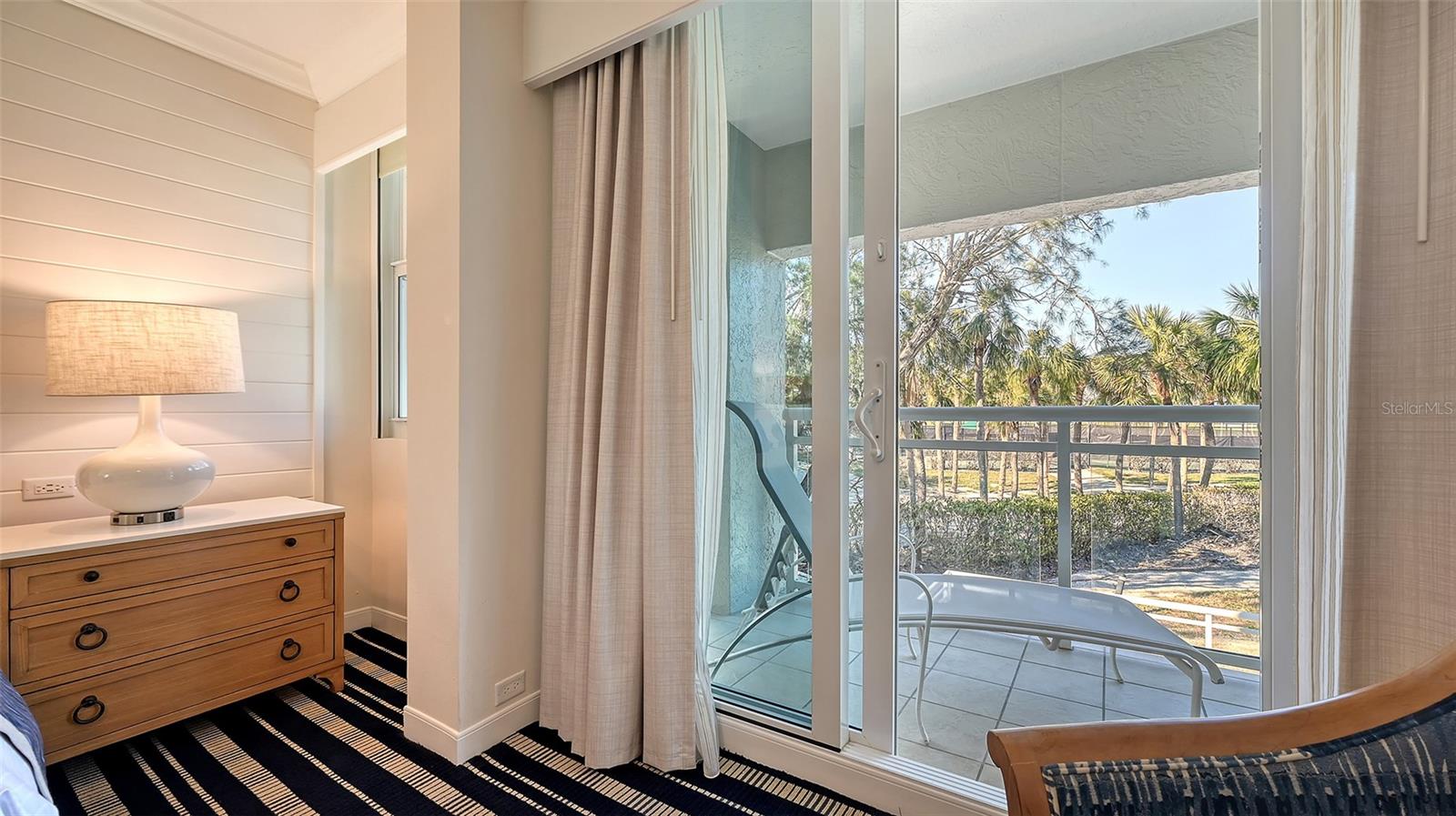 Image 13 of 42 For 250 Sands Point Road 5101