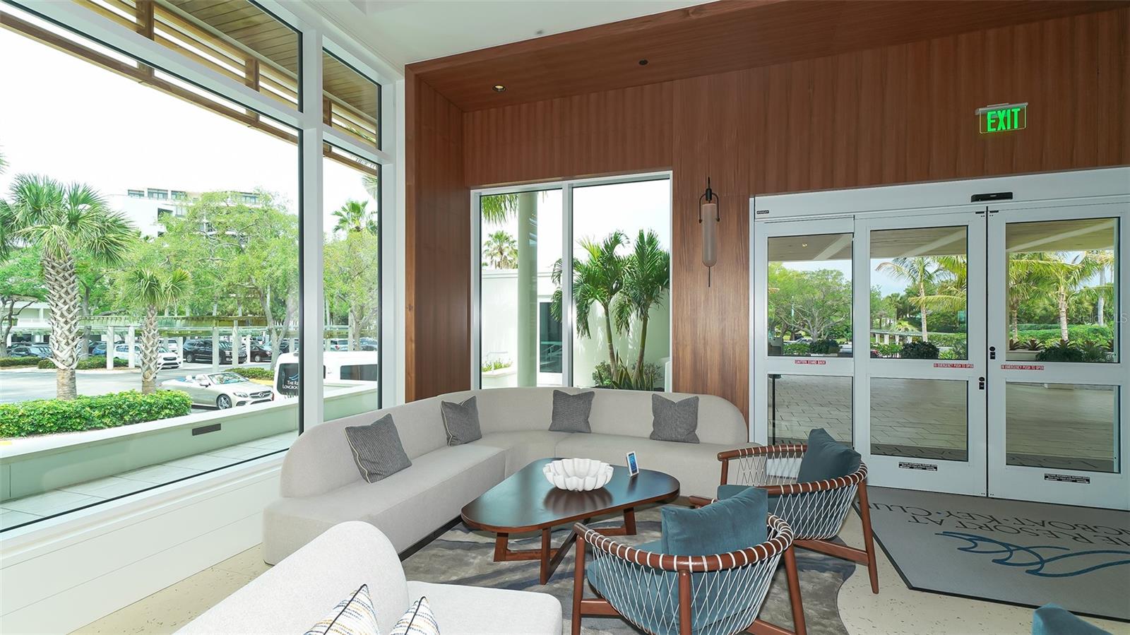 Image 33 of 42 For 250 Sands Point Road 5101