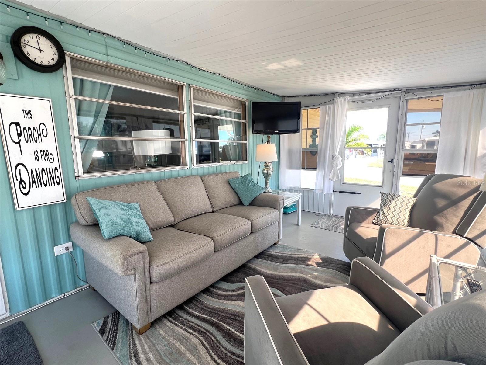 Image 13 of 41 For 354 Blackburn Boulevard