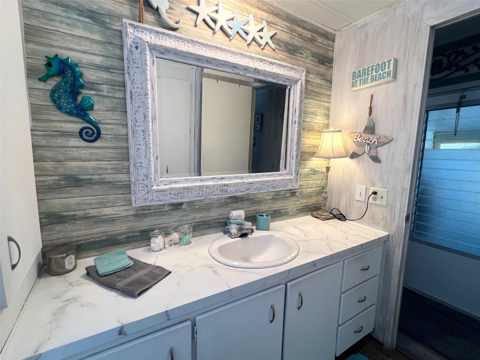 Image 18 of 41 For 354 Blackburn Boulevard