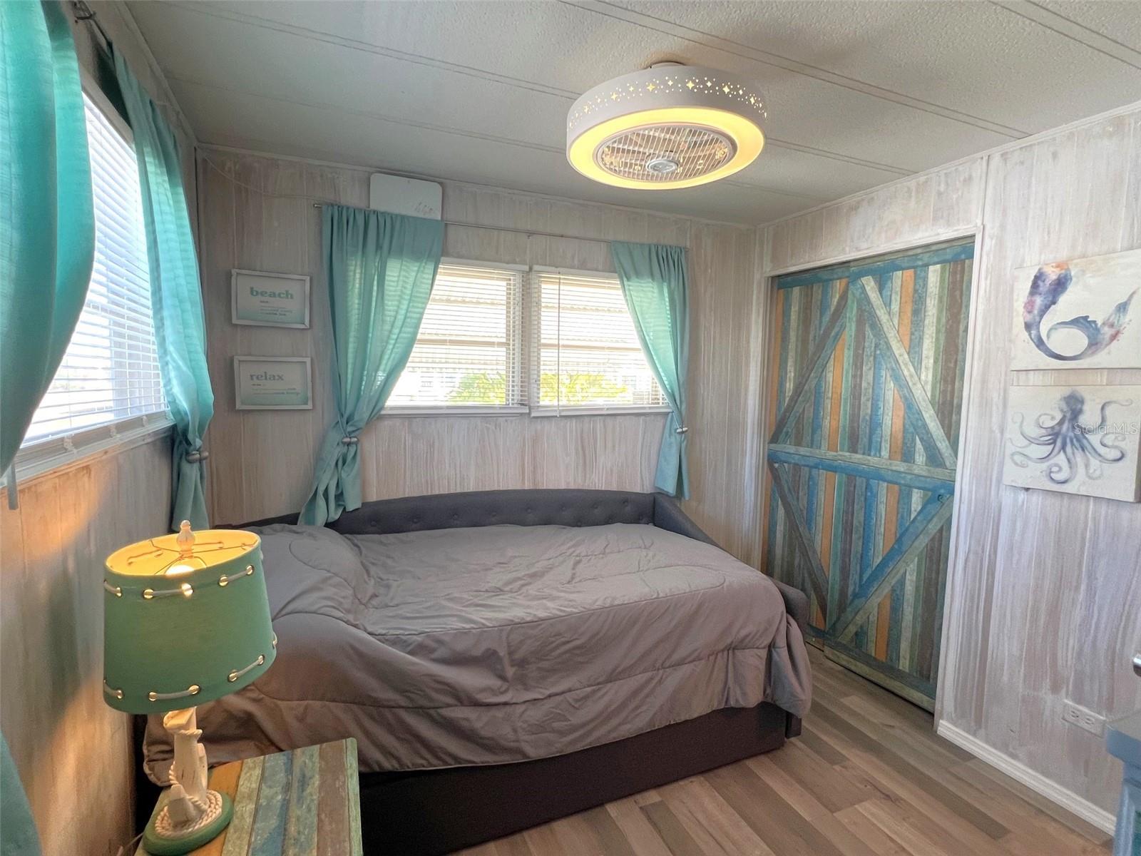 Image 20 of 41 For 354 Blackburn Boulevard