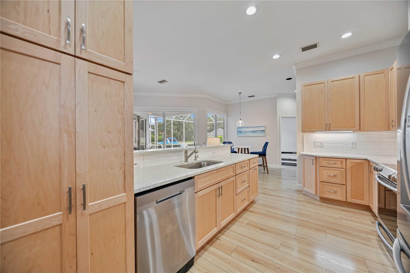 Image 28 of 58 For 302 Americas Cup Boulevard