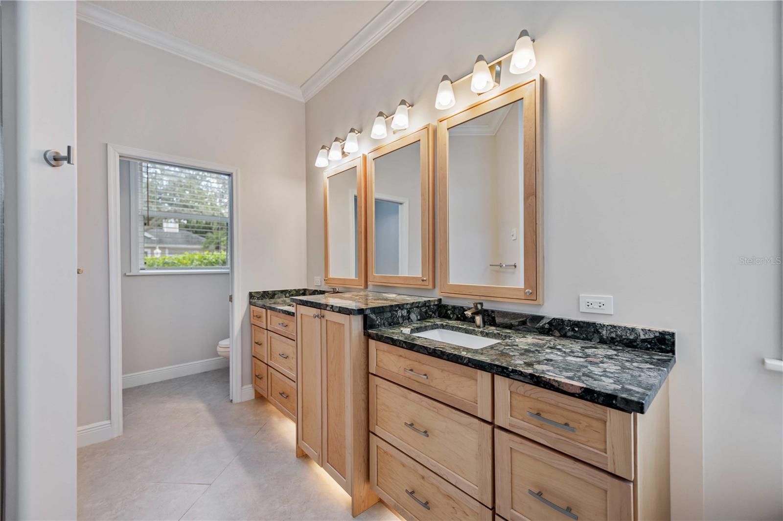 Image 38 of 58 For 302 Americas Cup Boulevard