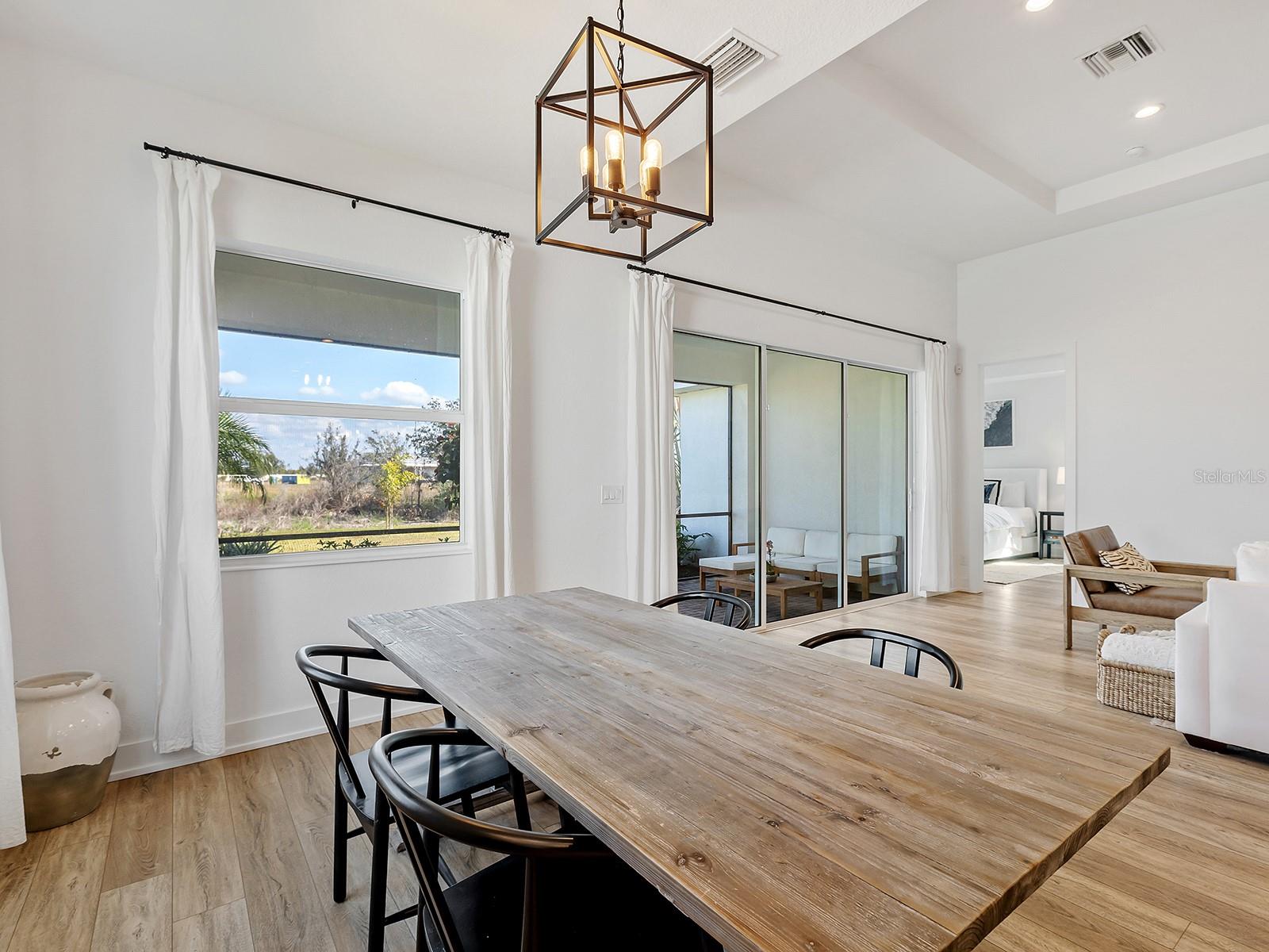 Image 15 of 51 For 7857 Redonda Loop