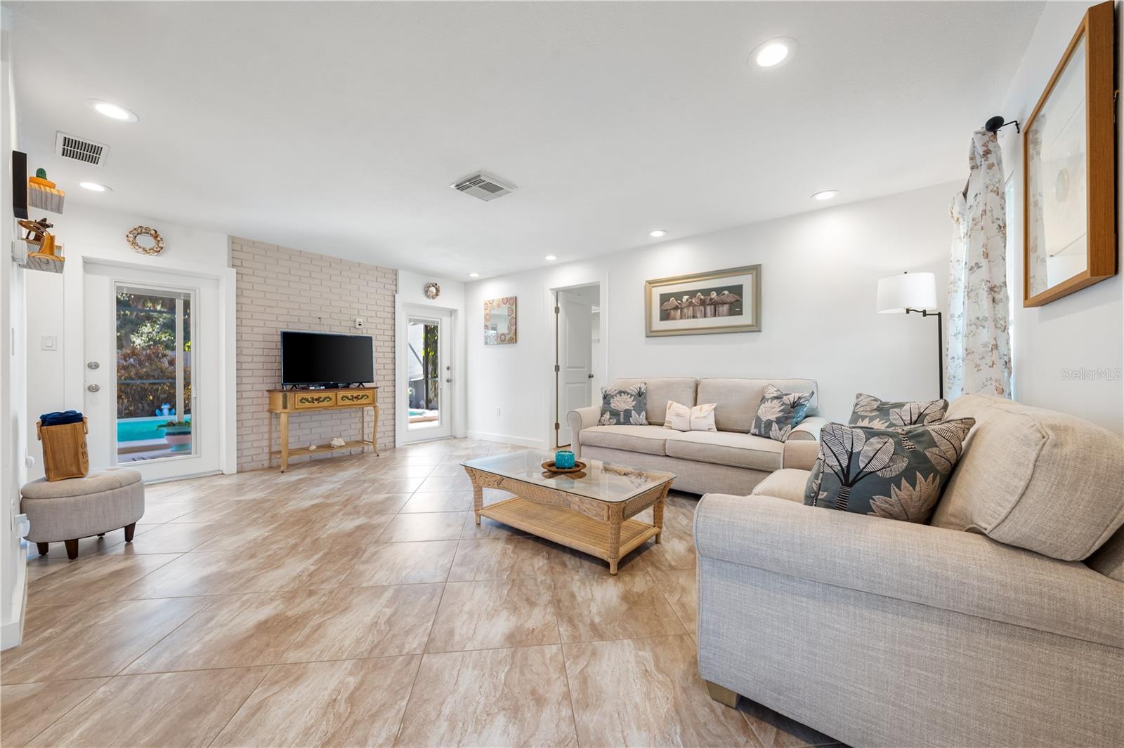 Image 7 of 85 For 6100 Pauline Avenue