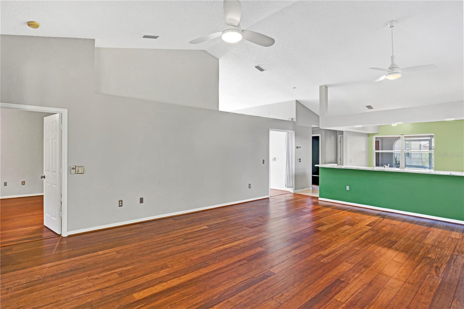 Image 16 of 25 For 4461 Ascot Circle N 5