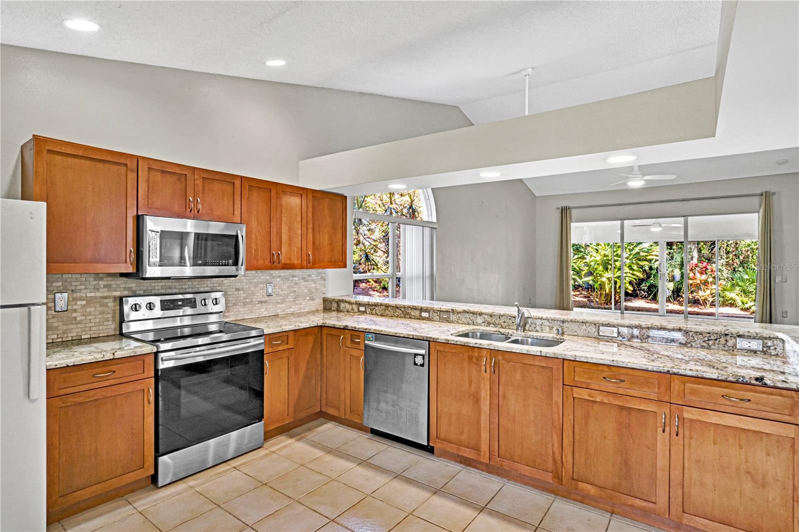 Image 6 of 25 For 4461 Ascot Circle N 5