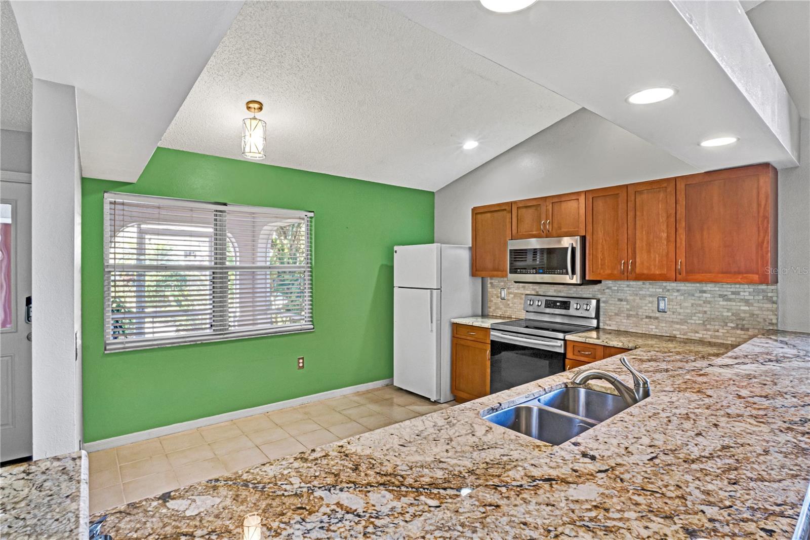 Image 7 of 25 For 4461 Ascot Circle N 5