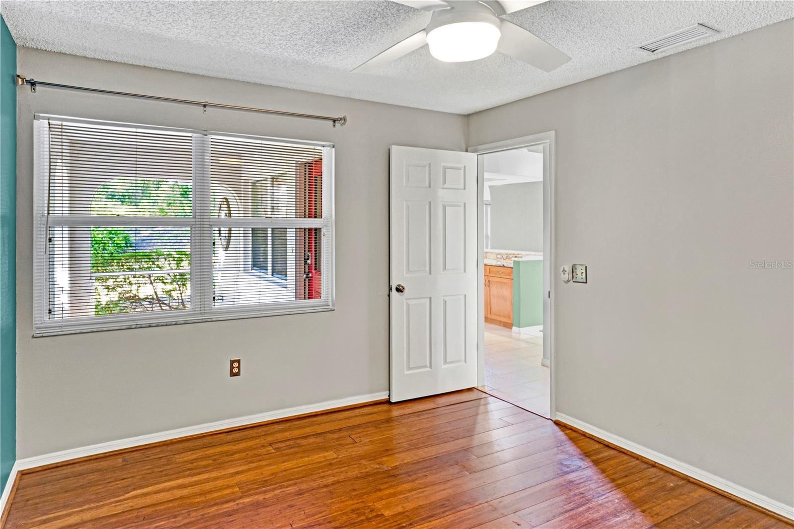 Image 9 of 25 For 4461 Ascot Circle N 5