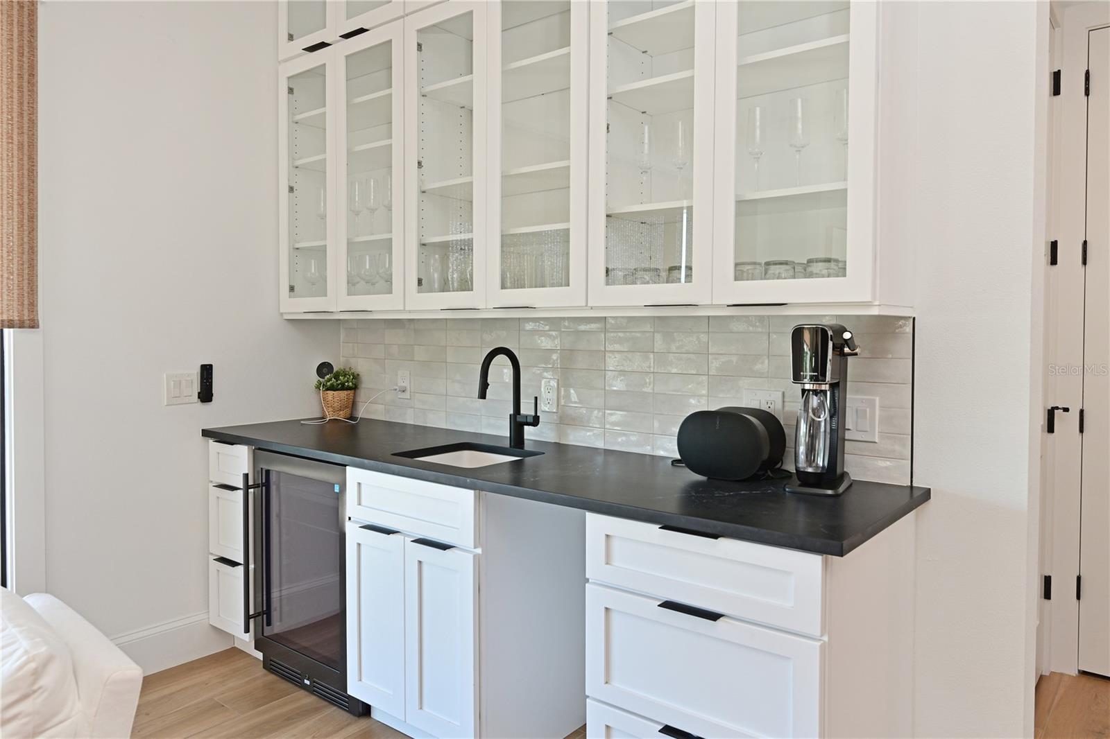 Image 19 of 69 For 305 55th Street