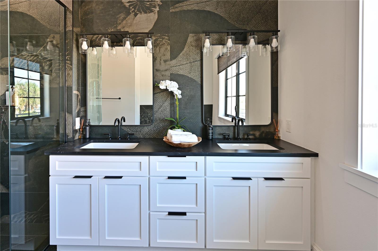 Image 23 of 69 For 305 55th Street