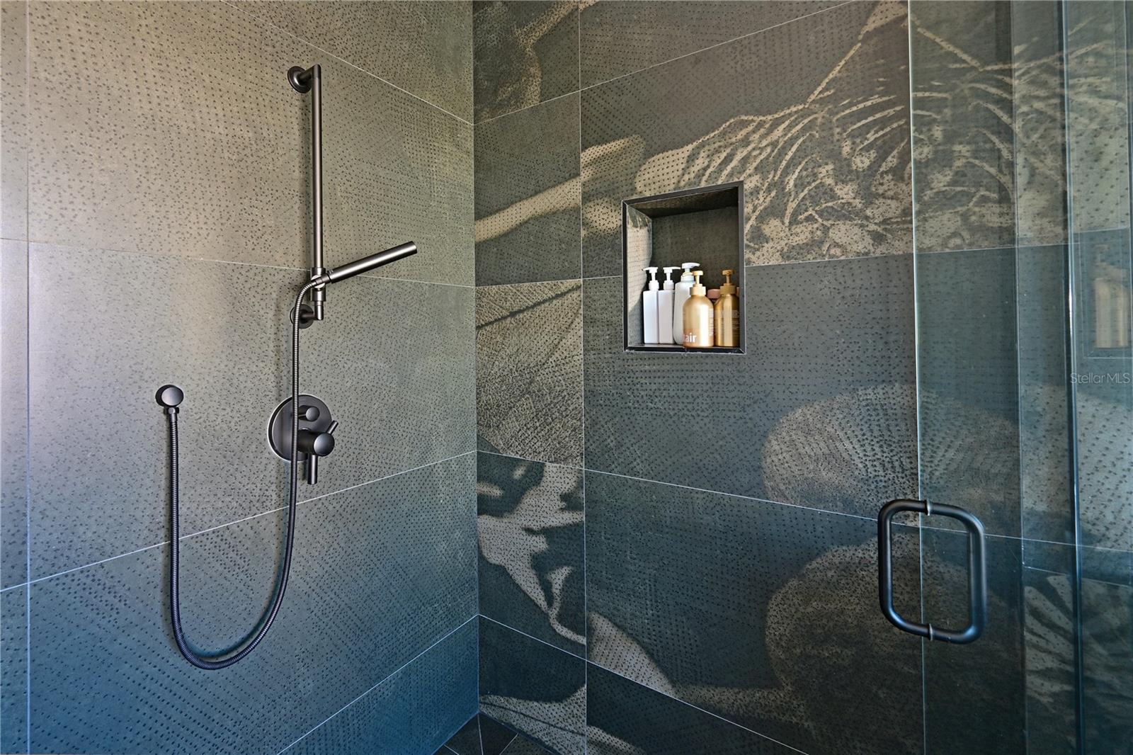 Image 24 of 69 For 305 55th Street