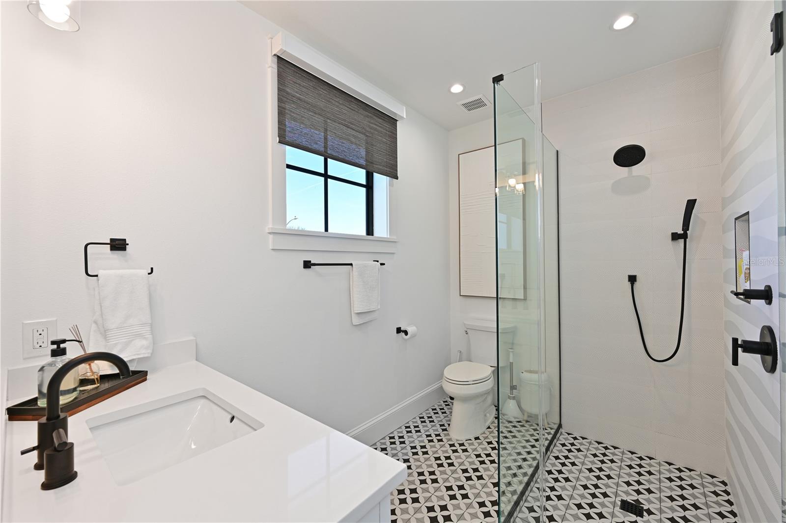 Image 27 of 69 For 305 55th Street