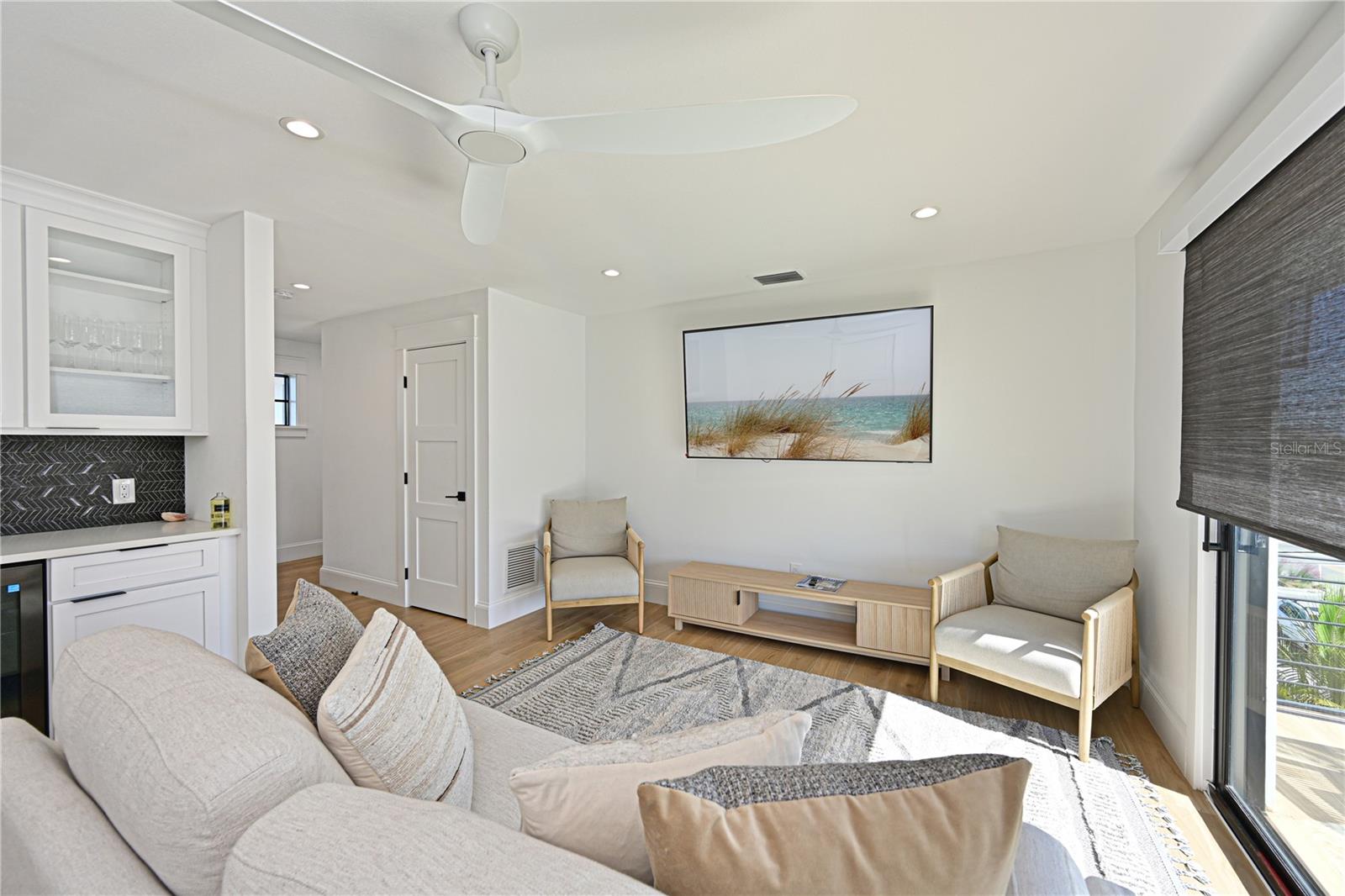 Image 36 of 69 For 305 55th Street