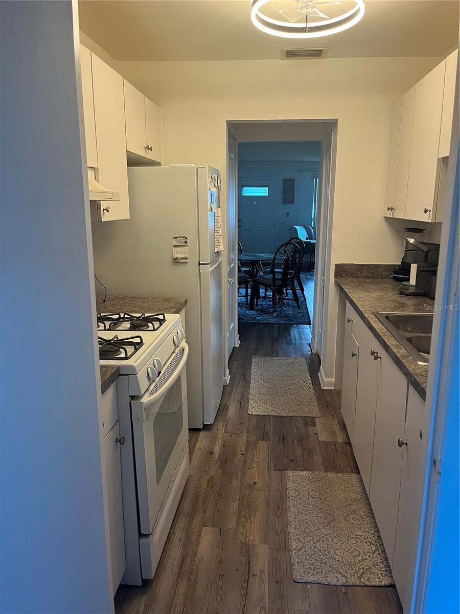 Image 2 of 8 For 5660 80th Street N D101