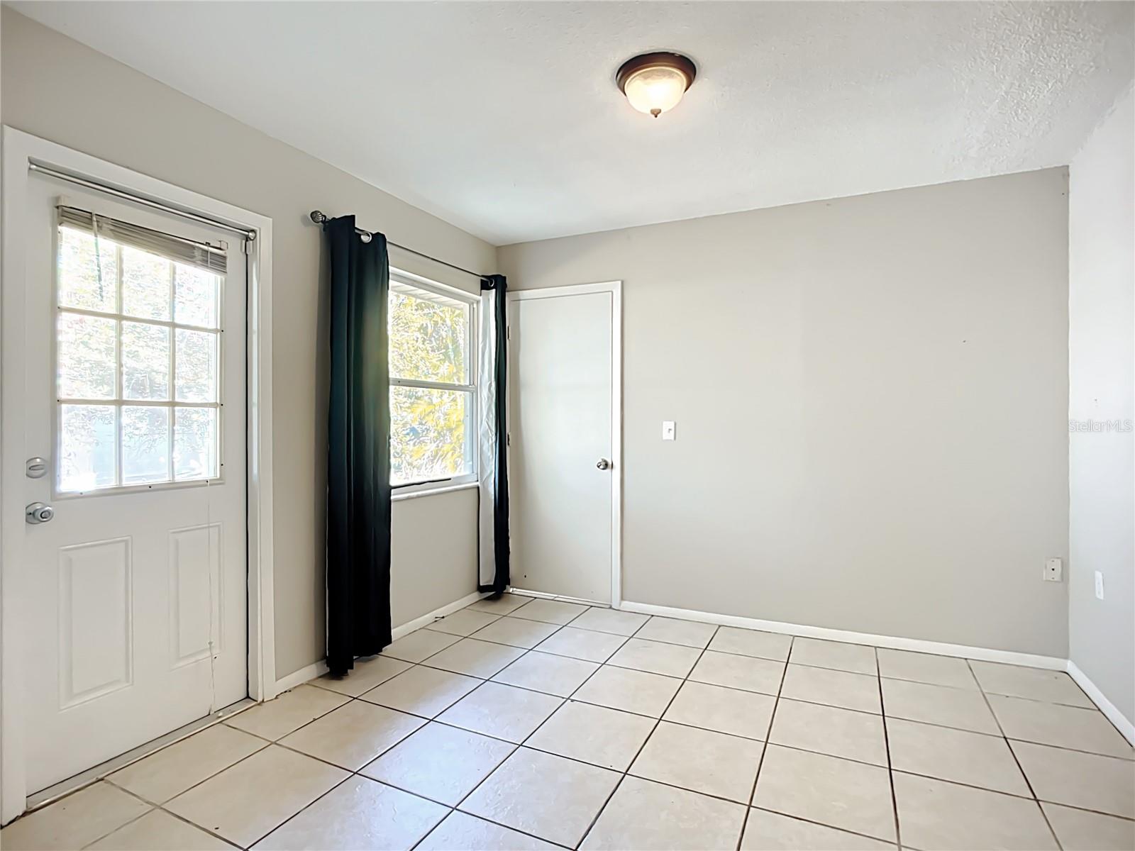 Image 32 of 72 For 6010 Nutmeg Avenue