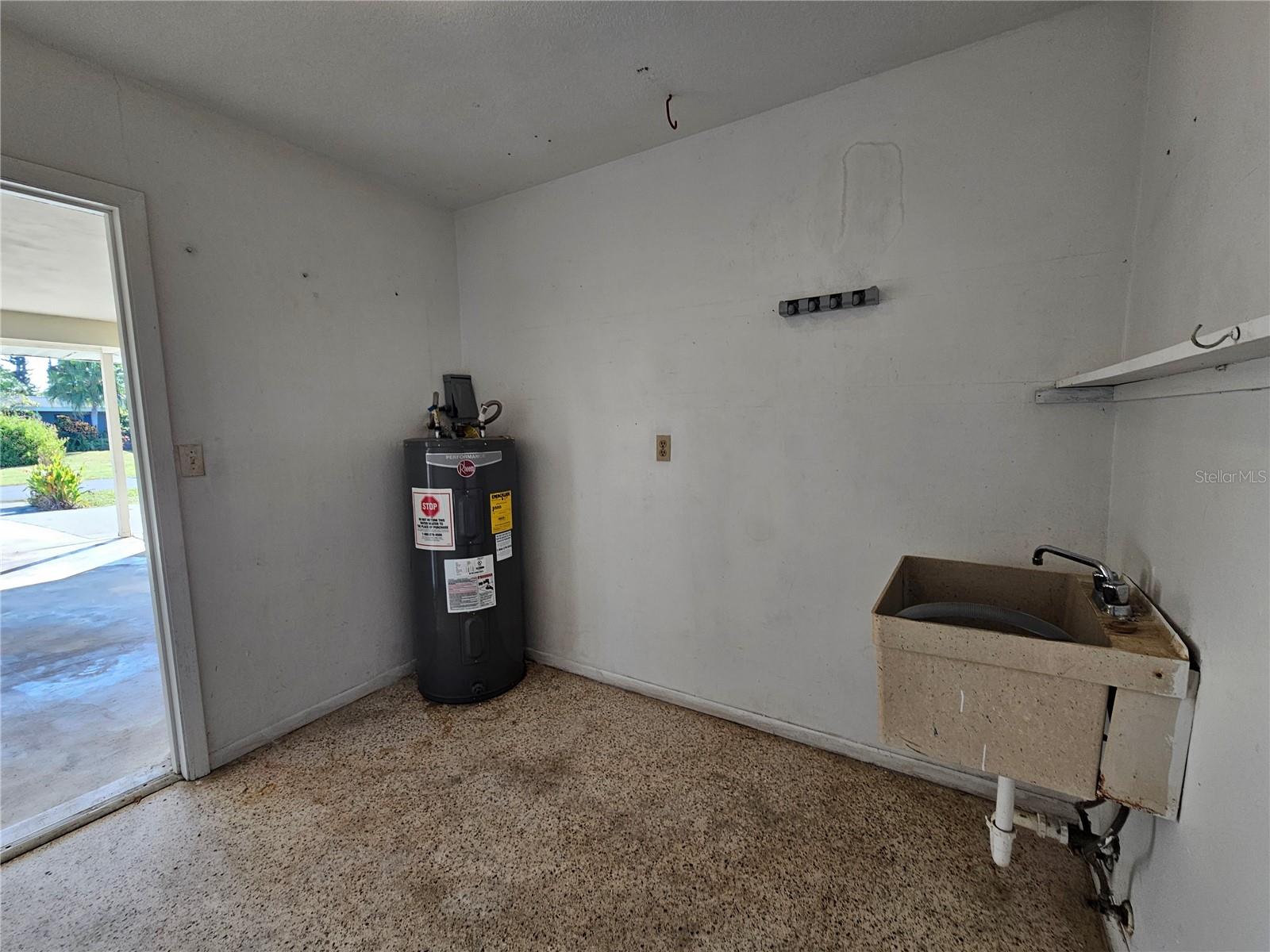 Image 48 of 72 For 6010 Nutmeg Avenue