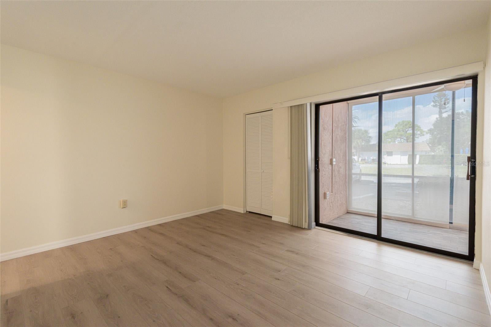 Image 12 of 27 For 15 Quails Run Boulevard 1