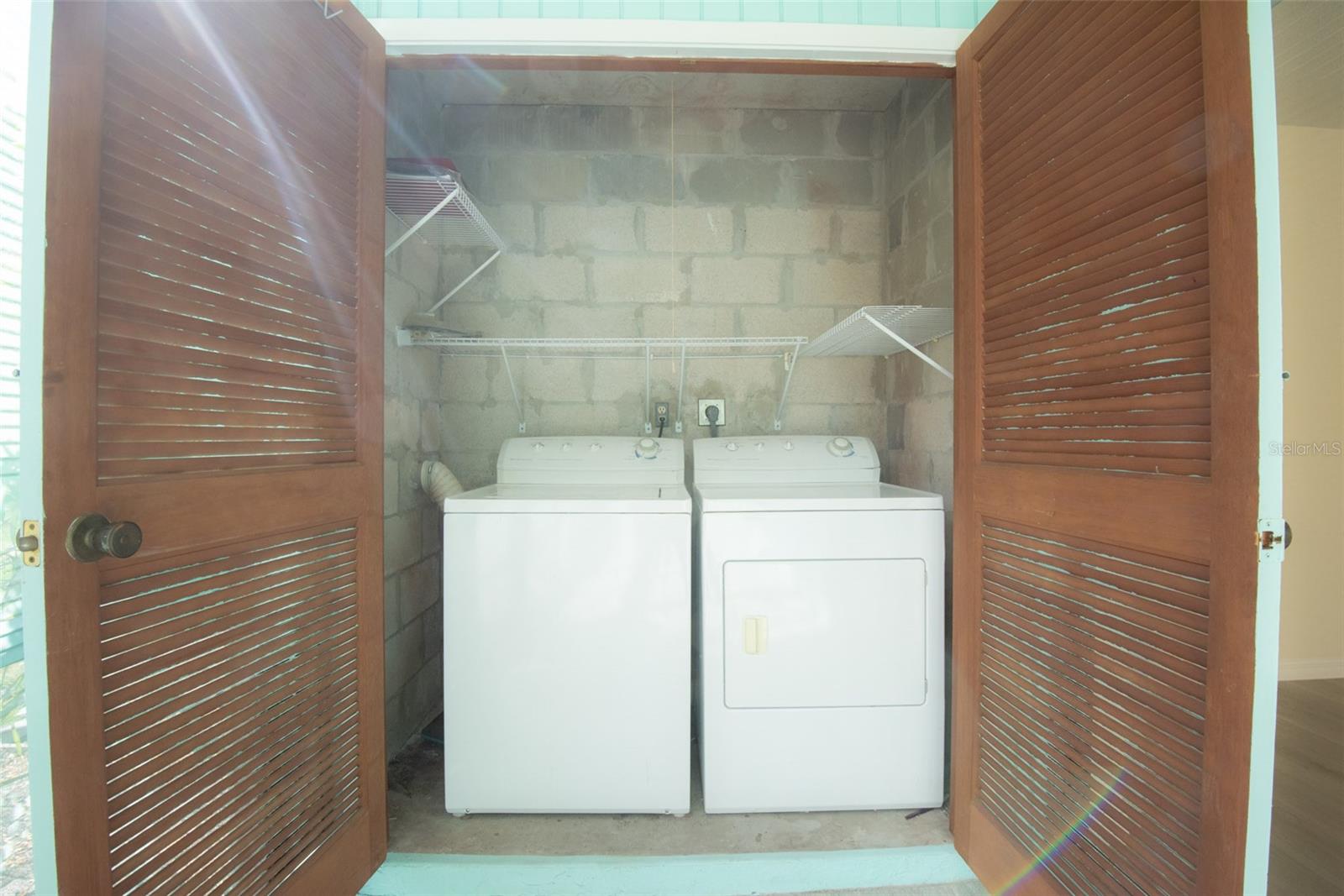 Image 21 of 27 For 15 Quails Run Boulevard 1