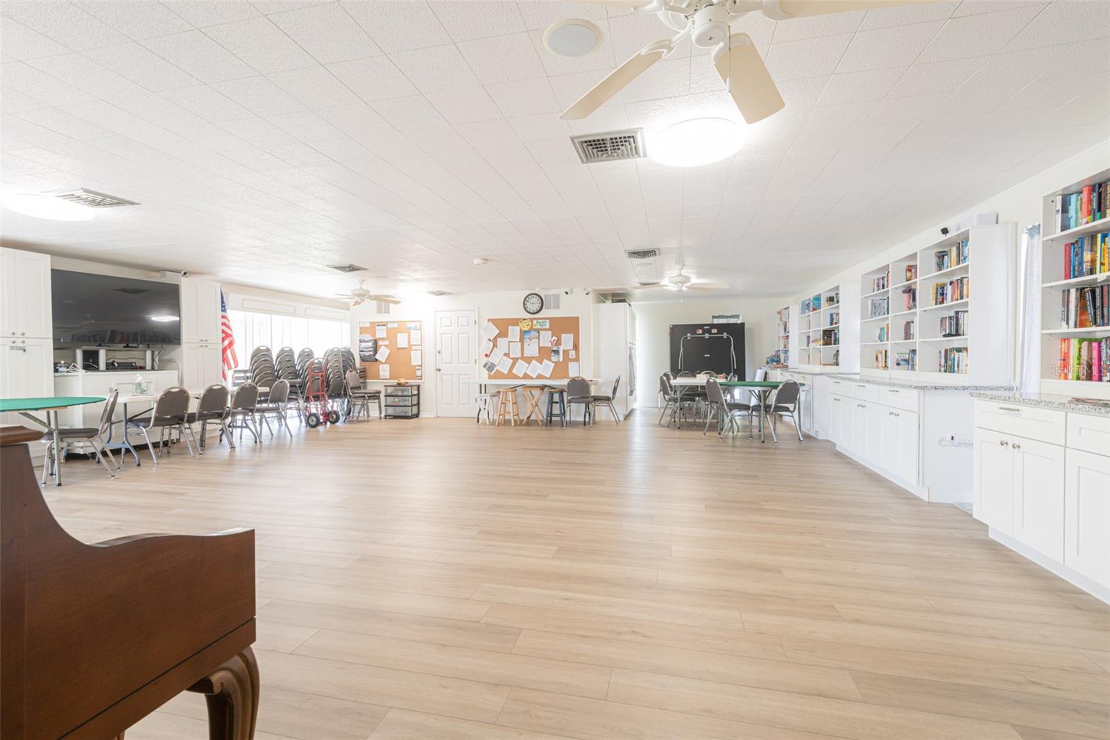 Image 25 of 27 For 15 Quails Run Boulevard 1