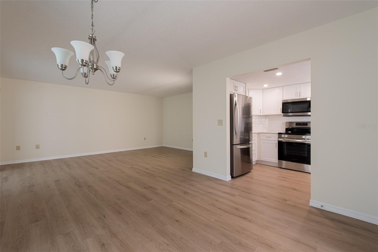 Image 7 of 27 For 15 Quails Run Boulevard 1