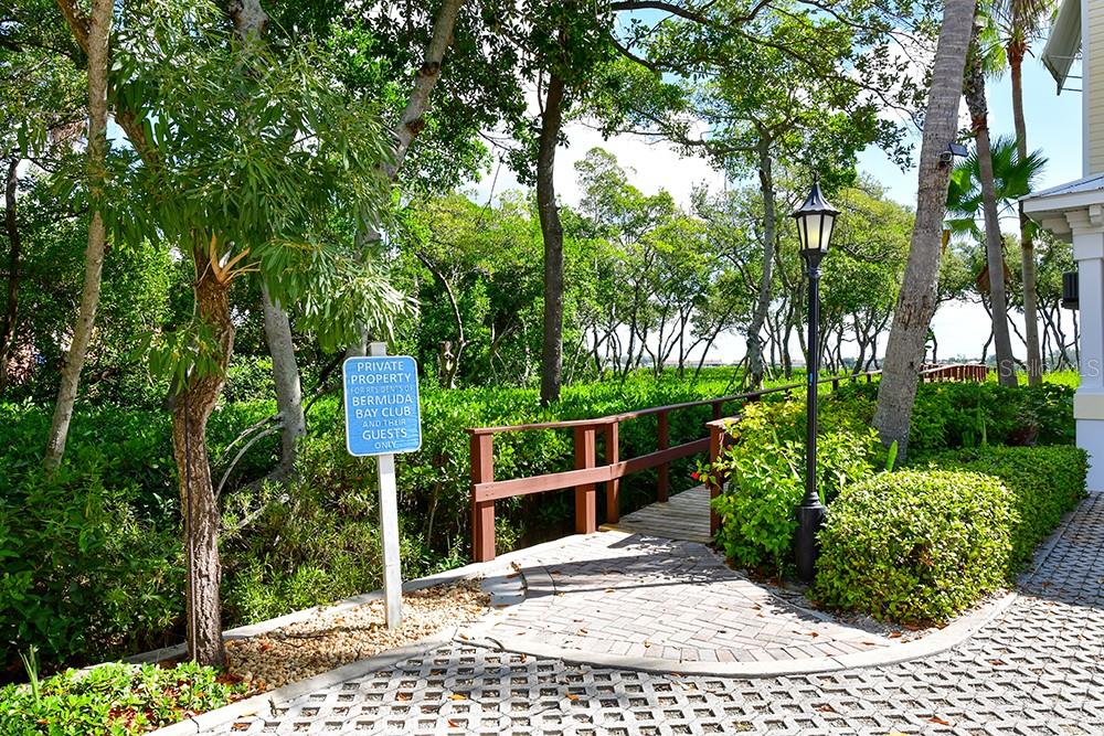 Image 14 of 23 For 1463 Gulf Drive N 14