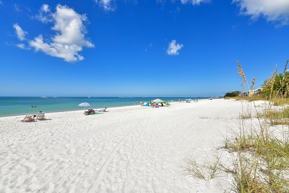 Image 18 of 23 For 1463 Gulf Drive N 14