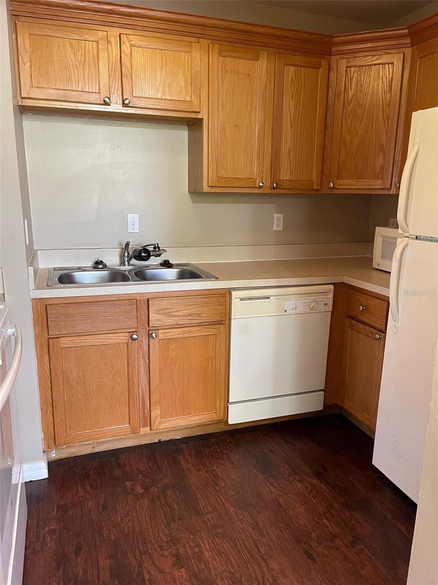 Image 6 of 15 For 4800 Rilma Avenue 146