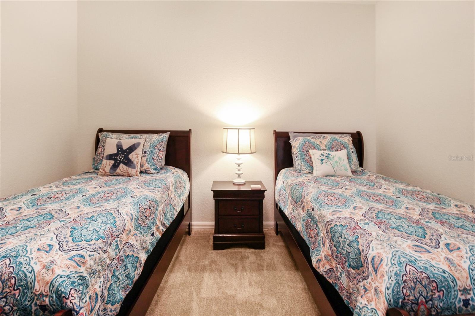 Image 14 of 43 For 5517 Palmer Circle 105