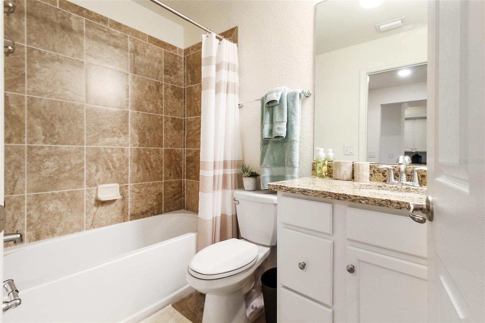 Image 17 of 43 For 5517 Palmer Circle 105