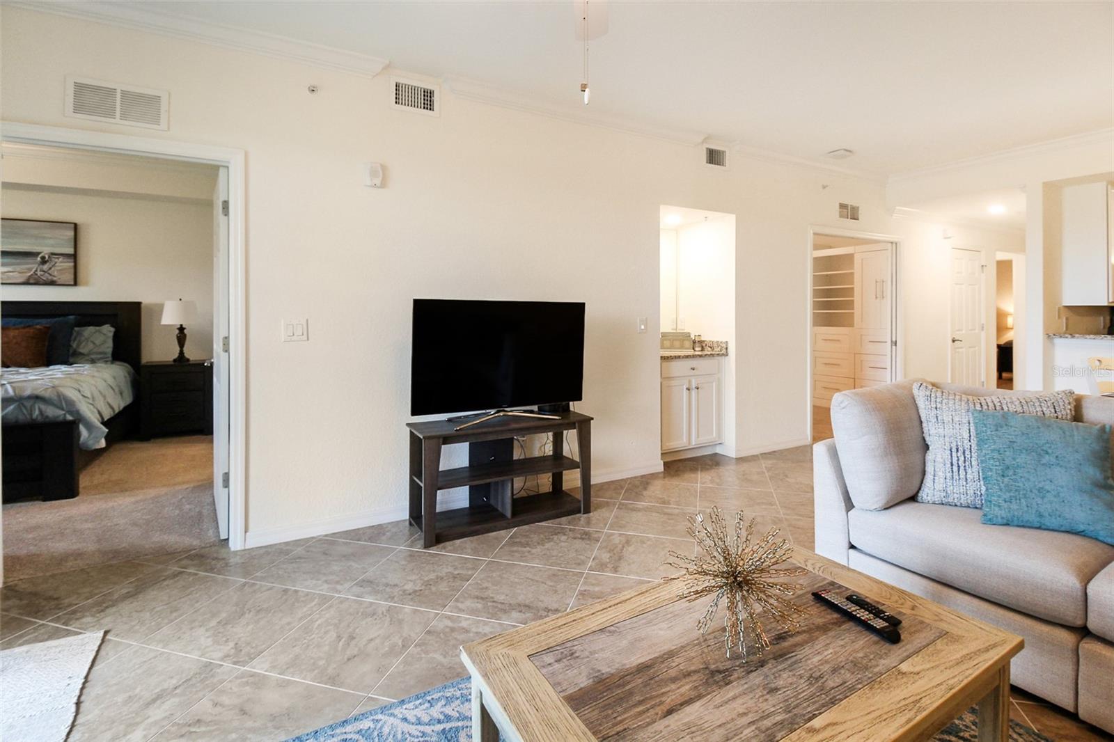 Image 29 of 43 For 5517 Palmer Circle 105