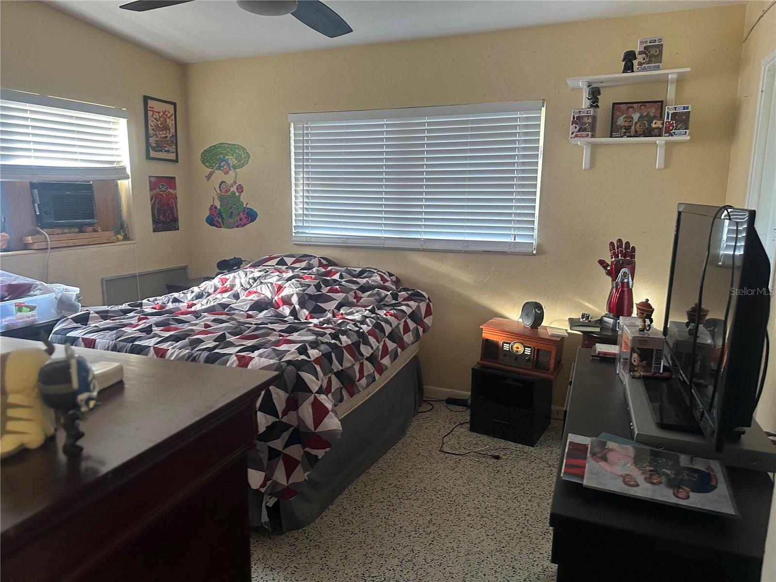 Image 6 of 12 For 912 68th Avenue W