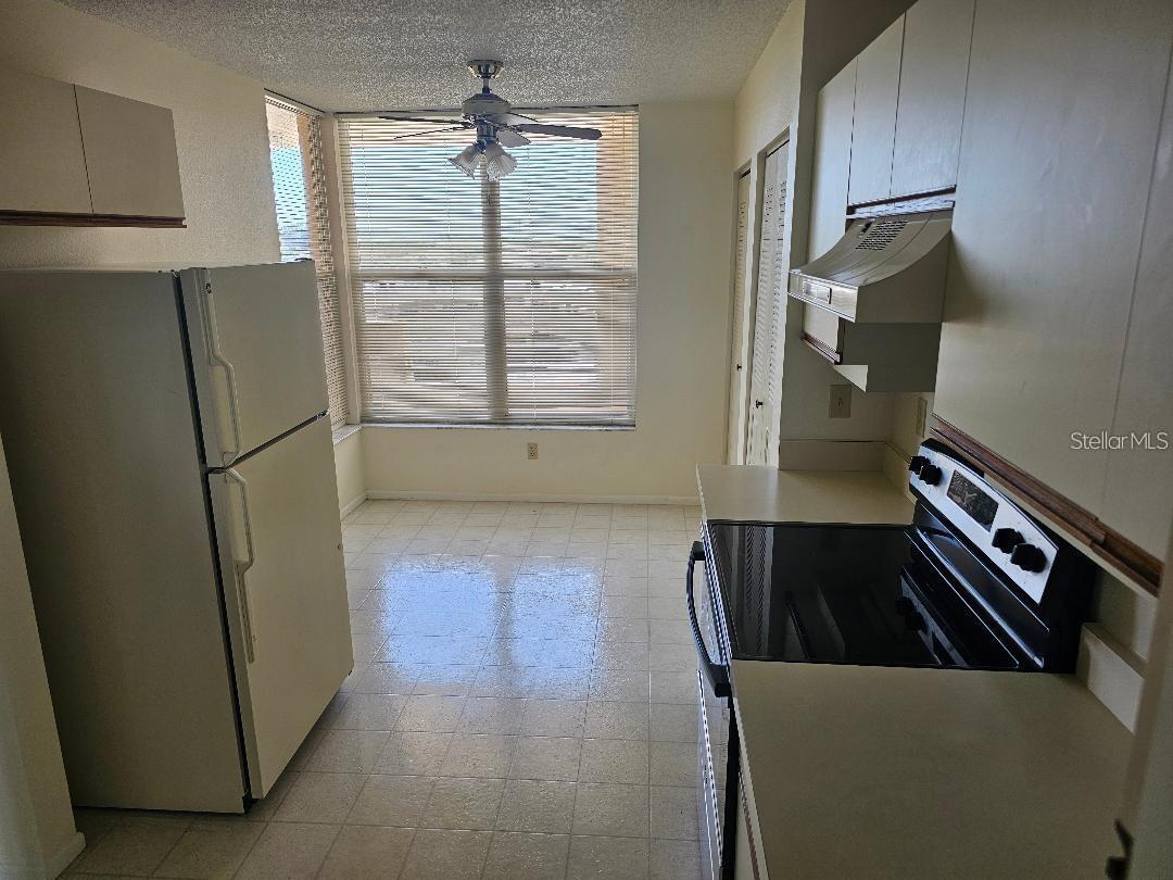 Image 6 of 34 For 4410 Fairways Boulevard 602-11