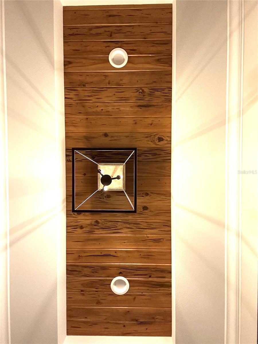 Image 10 of 75 For 7927 Longbay Boulevard