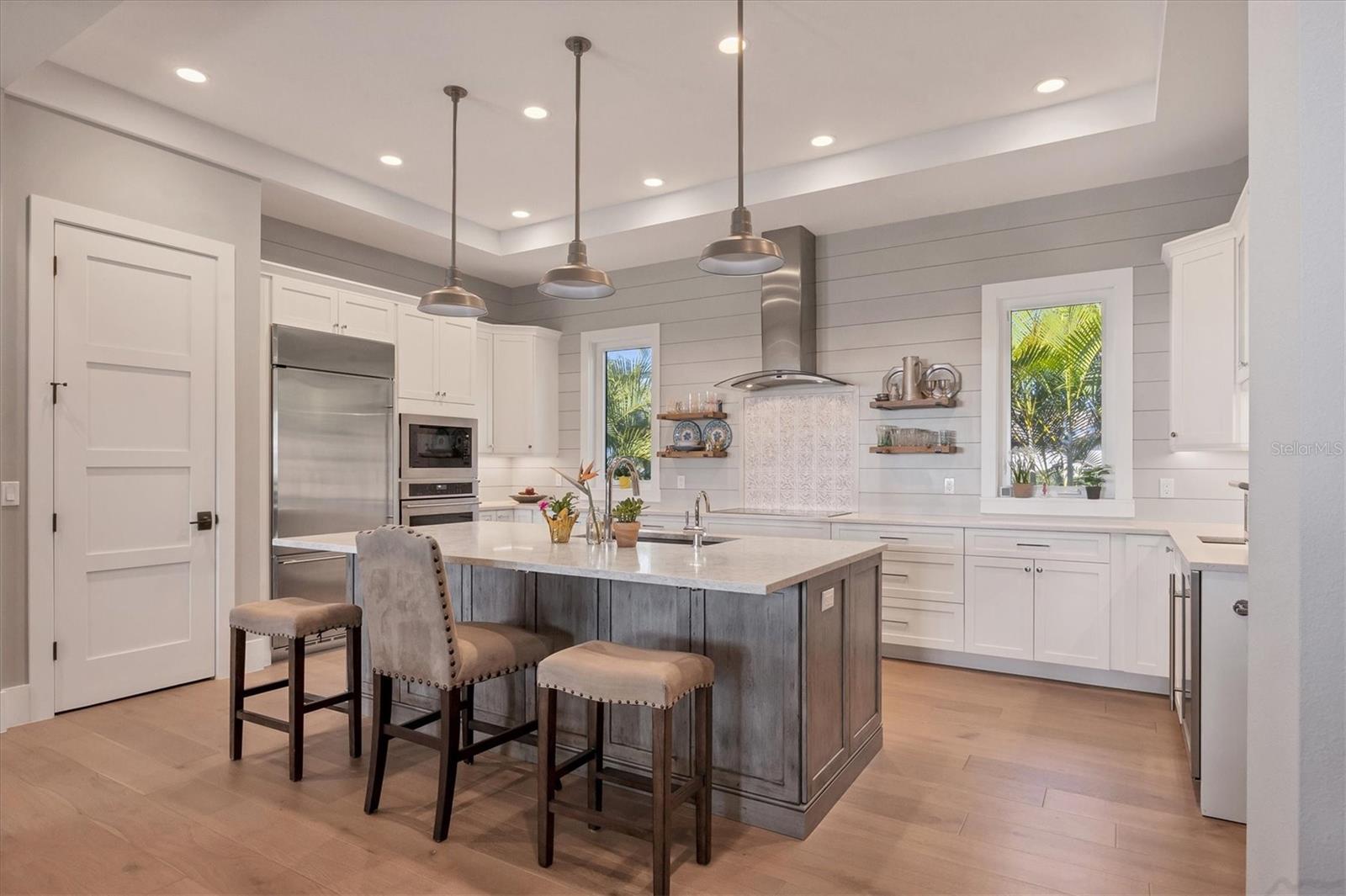 Image 17 of 75 For 7927 Longbay Boulevard