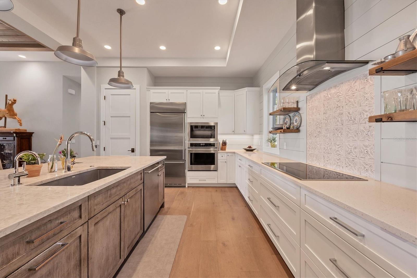 Image 18 of 75 For 7927 Longbay Boulevard