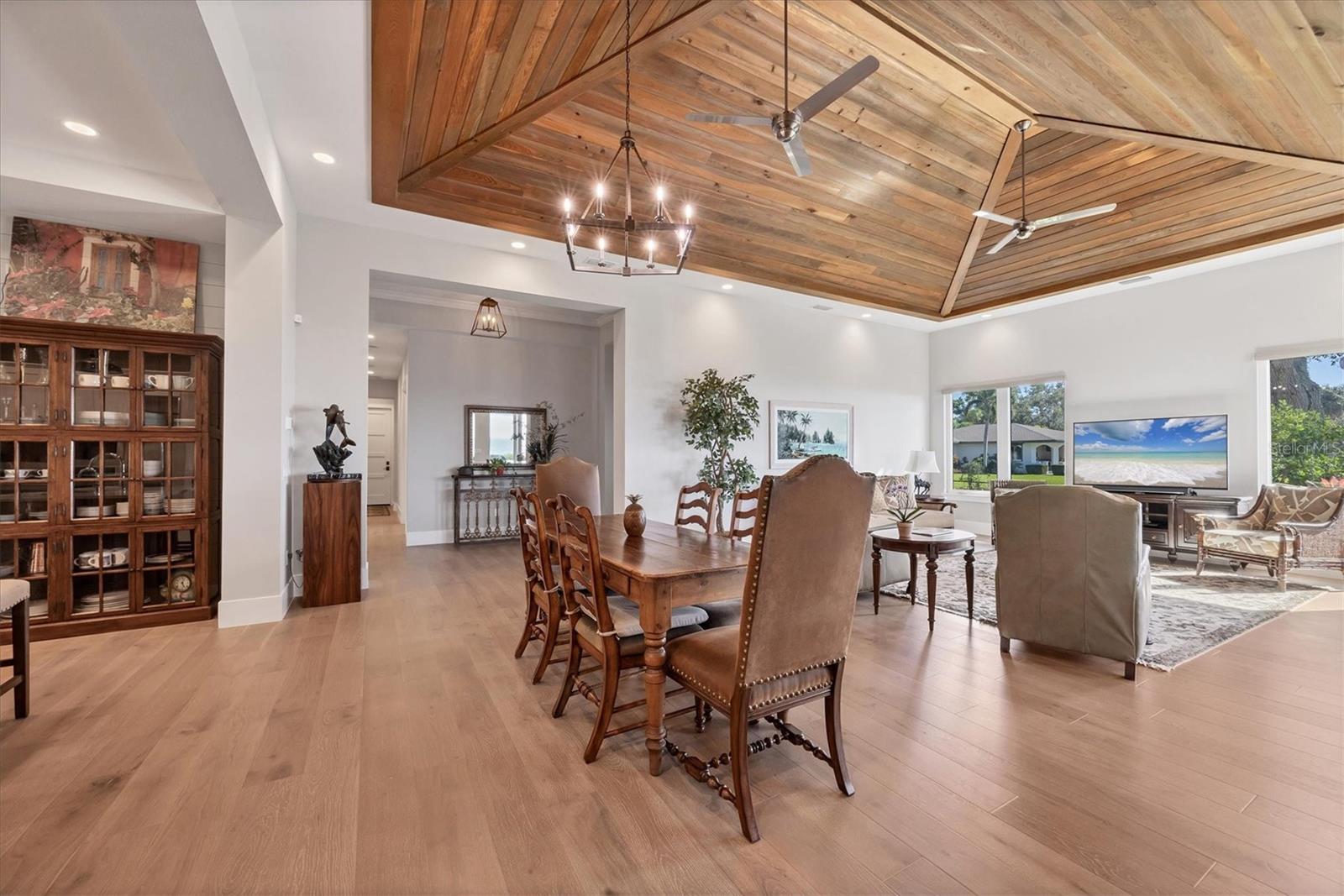 Image 22 of 75 For 7927 Longbay Boulevard