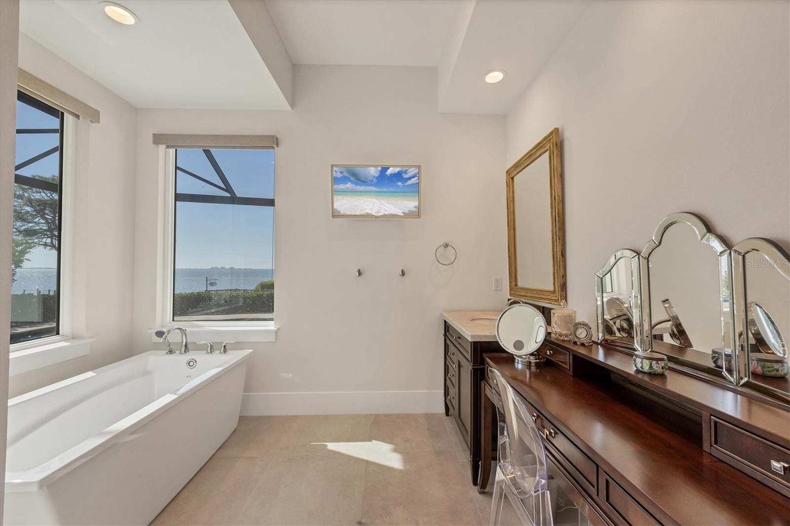 Image 26 of 75 For 7927 Longbay Boulevard