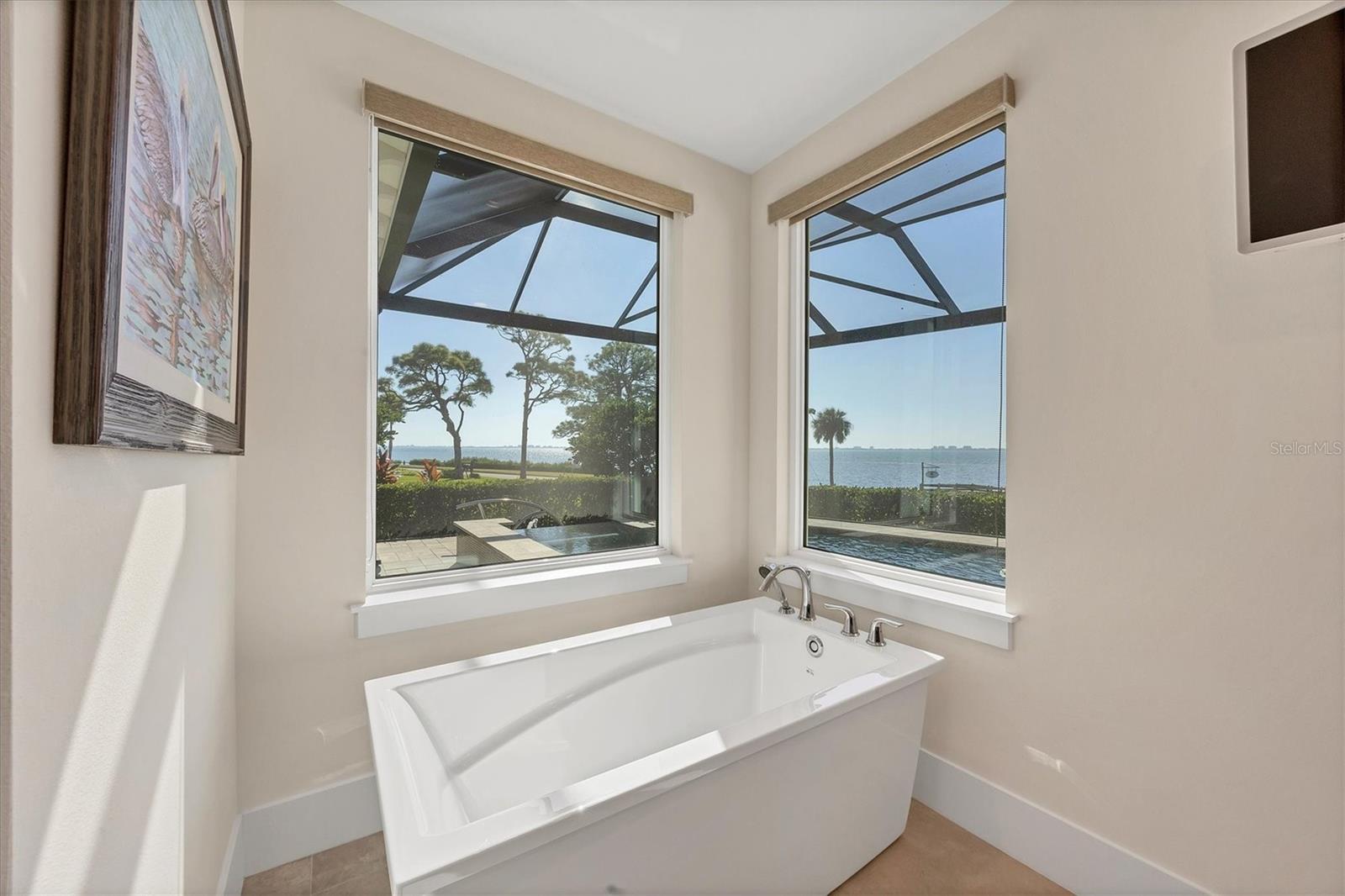 Image 27 of 75 For 7927 Longbay Boulevard