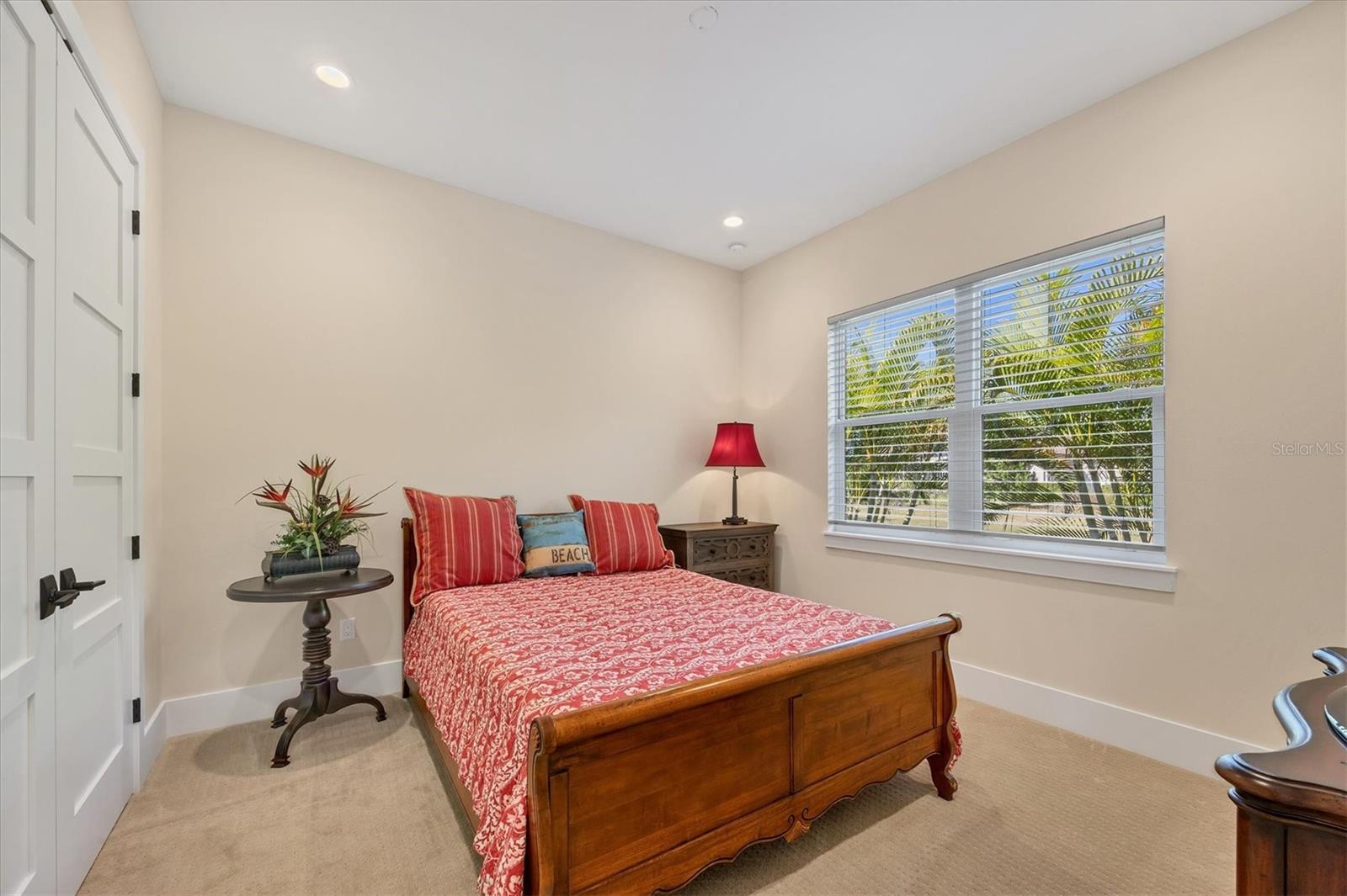 Image 32 of 75 For 7927 Longbay Boulevard